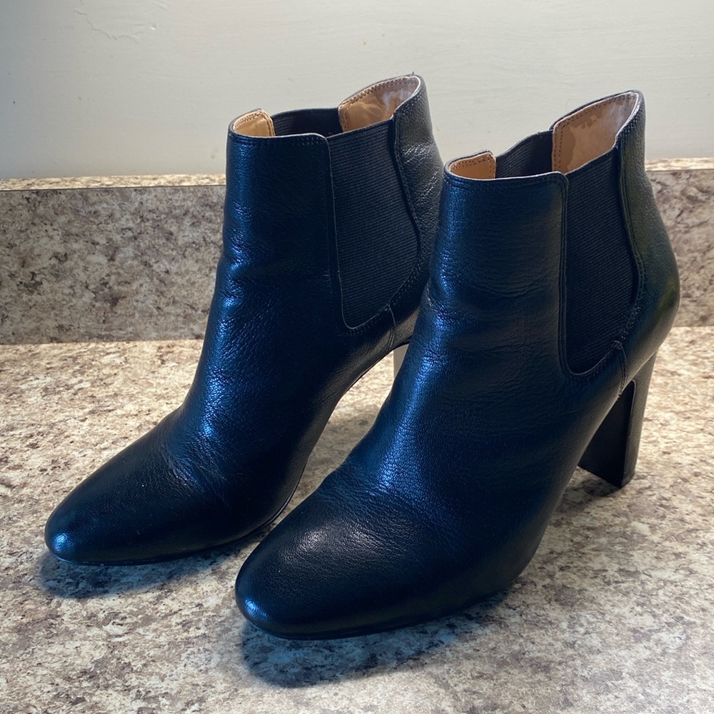 Women’s Size 6.5 Black Heeled Booties